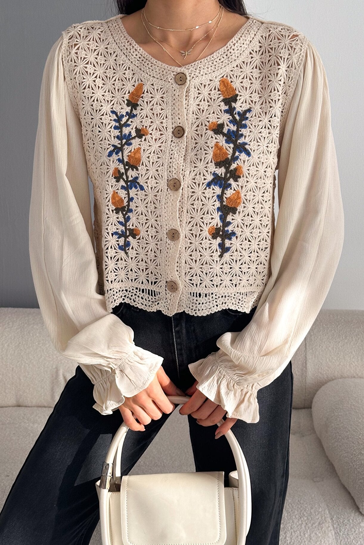 Sharenn Floral Nakış İşlemeli Düğmeli Örme Hırka
